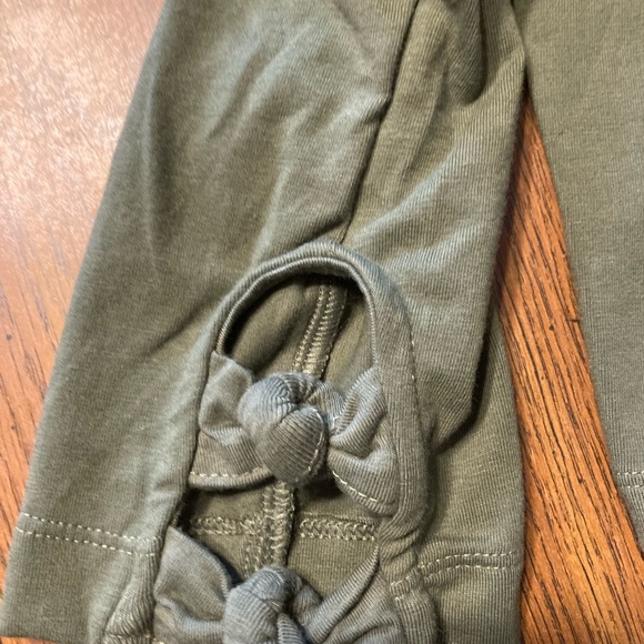 Old Navy Women’s Leggings - Picture 3 of 4